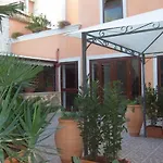 Sikania 3*