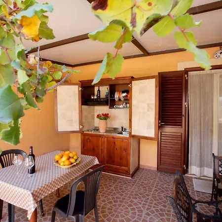 Sikania Bed & Breakfast 3*