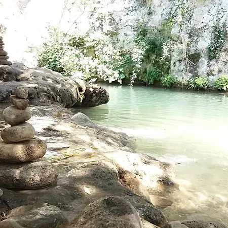 Frühstückspension Sikania 3*